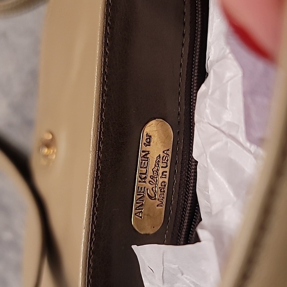 0461. Vintage Anne Klein for Calderon Tan Crossbody Clutch Purse Bag Lion Logo - Picture 3 of 12